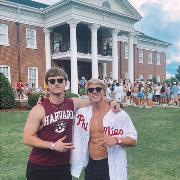 Meet your Posher, Andrew - Picture 1 of 1